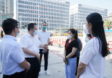 庆中秋，迎国庆丨我院领导节日期间慰问隔离医学观察点医护人员