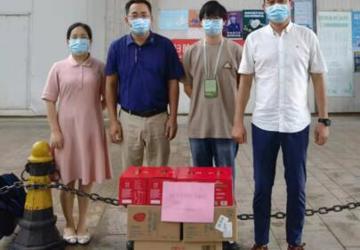 医院工会开展“中国医师节”慰问活动