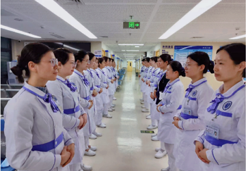 门诊部（东）开展服务礼仪培训