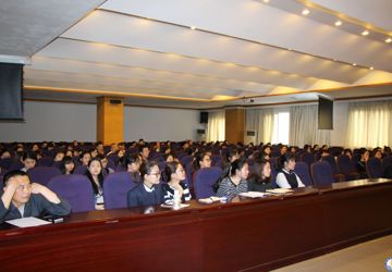 我院举行医院服务礼仪风范讲座