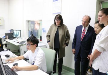 国内外权威乳腺专家齐聚我院开展学术交流