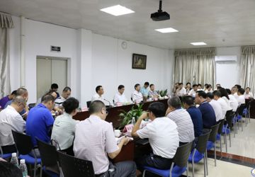 新区领导率队调研公立医院座谈会