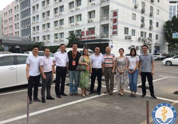 姜训忠、白玲教授莅临我院病理科进行深圳市飞行检查