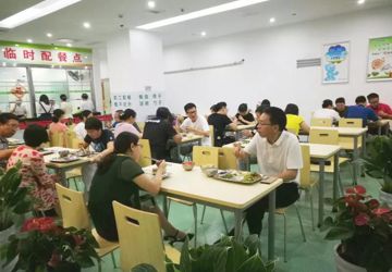新区卫生计生党委书记、卫生计生局局长李健男同志深入基层调研听取意见建议