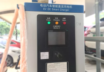 我院新能源充电桩已投入使用