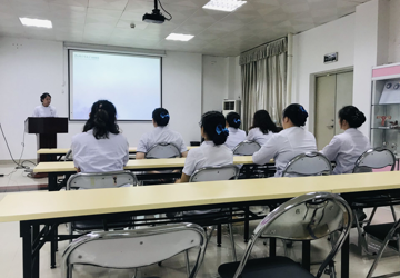 为积极响应院领导关于满意度整改的指示体检科积极进行规范化礼仪培训