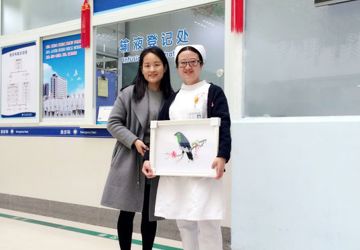 团委开展新春送年画活动