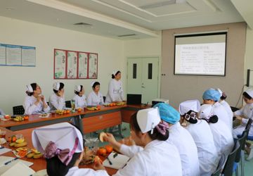 护理部完成行政查房-4G移动护理无纸化的推行
