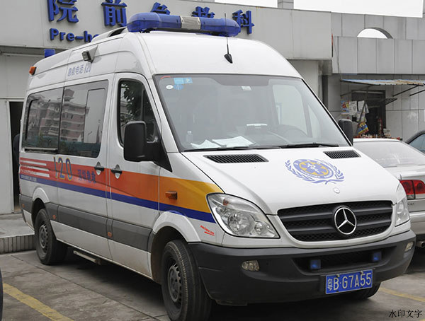 性能良好，设备先进的救护车