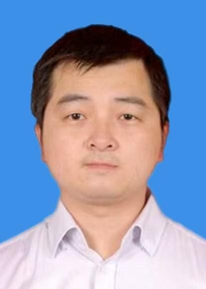 副主任医师 任刚