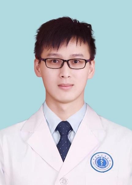 主治医师 李伟艺