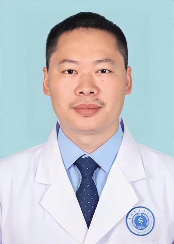 副主任医师 李建国