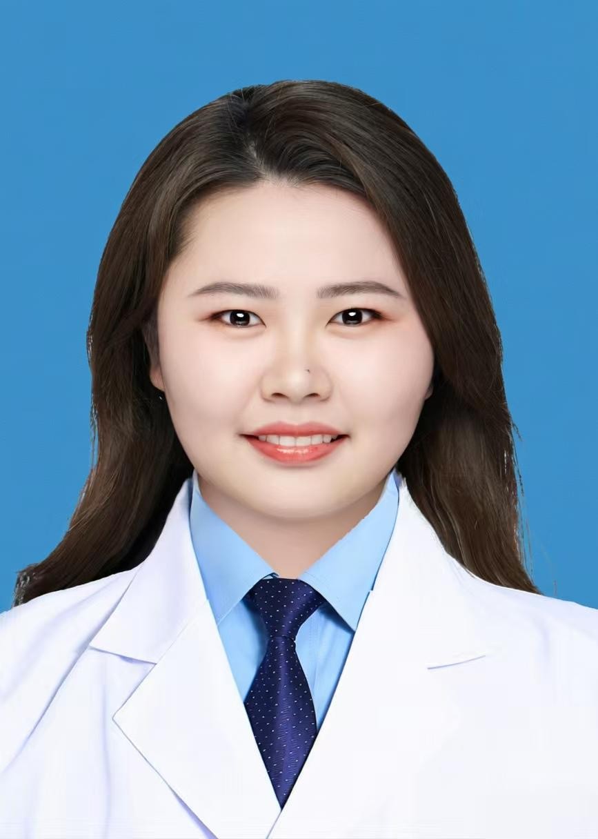 住院医师 罗龙丹