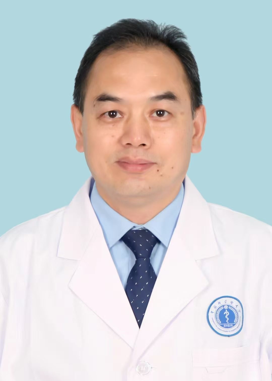 主治医师 何华春