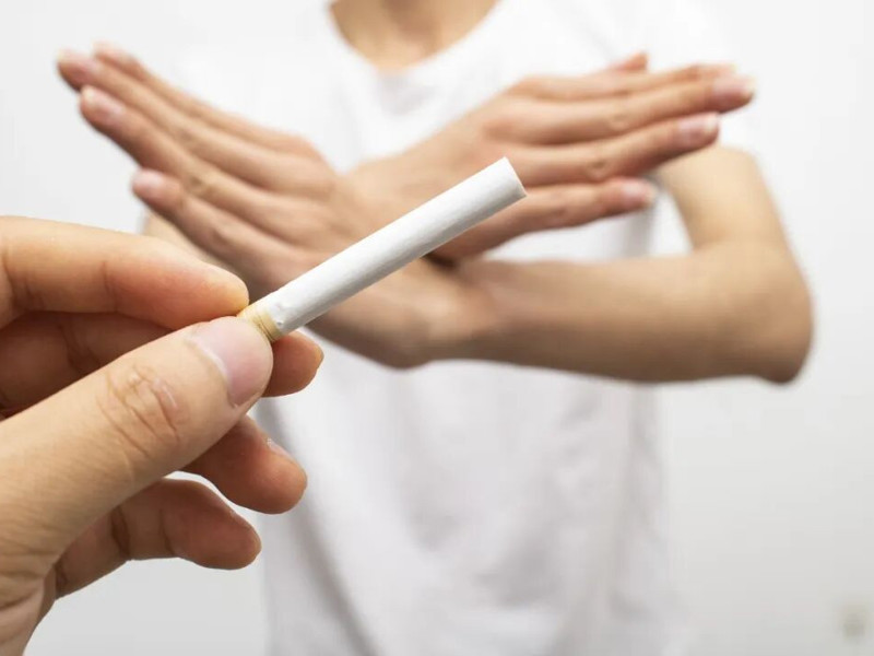 长期抽烟的人突然戒烟，身体会发生什么变…